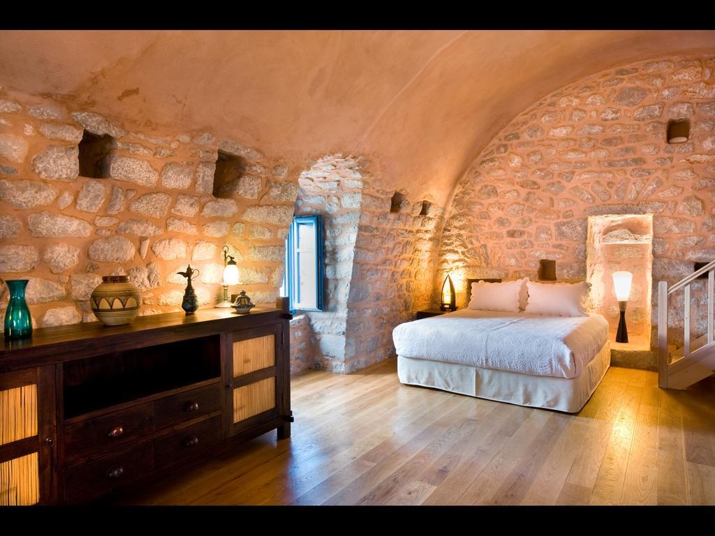 Arapakis Historic Castle Aparthotel Pyrgos Dirou ห้อง รูปภาพ