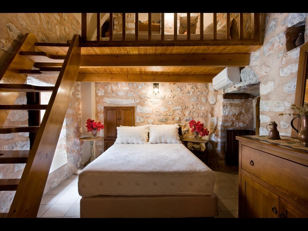 Arapakis Historic Castle Aparthotel Pyrgos Dirou ห้อง รูปภาพ
