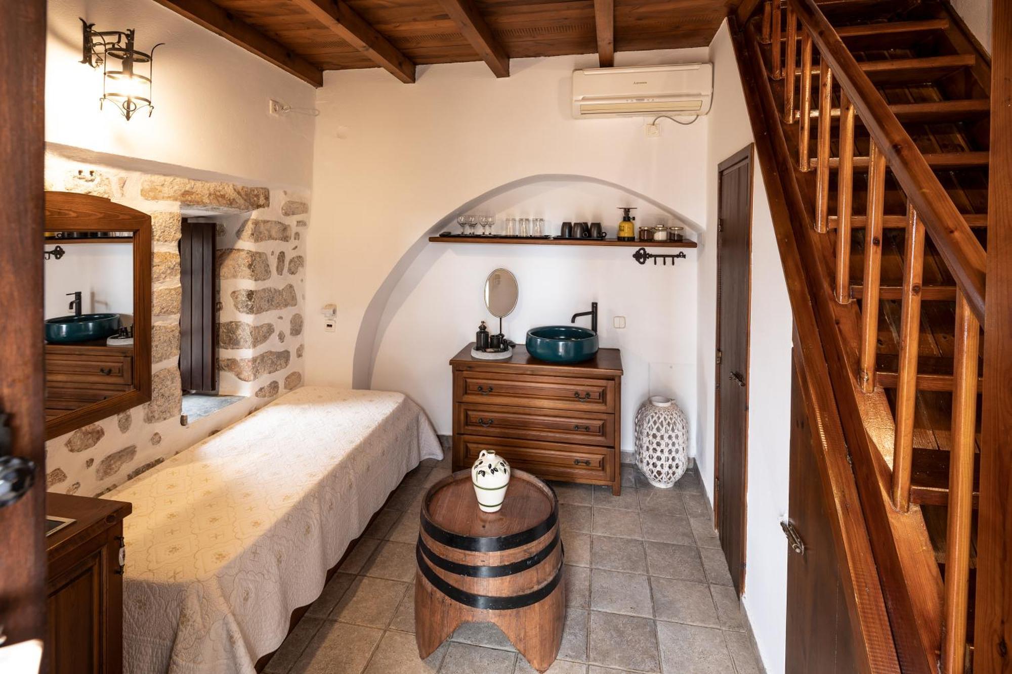 Arapakis Historic Castle Aparthotel Pyrgos Dirou ภายนอก รูปภาพ