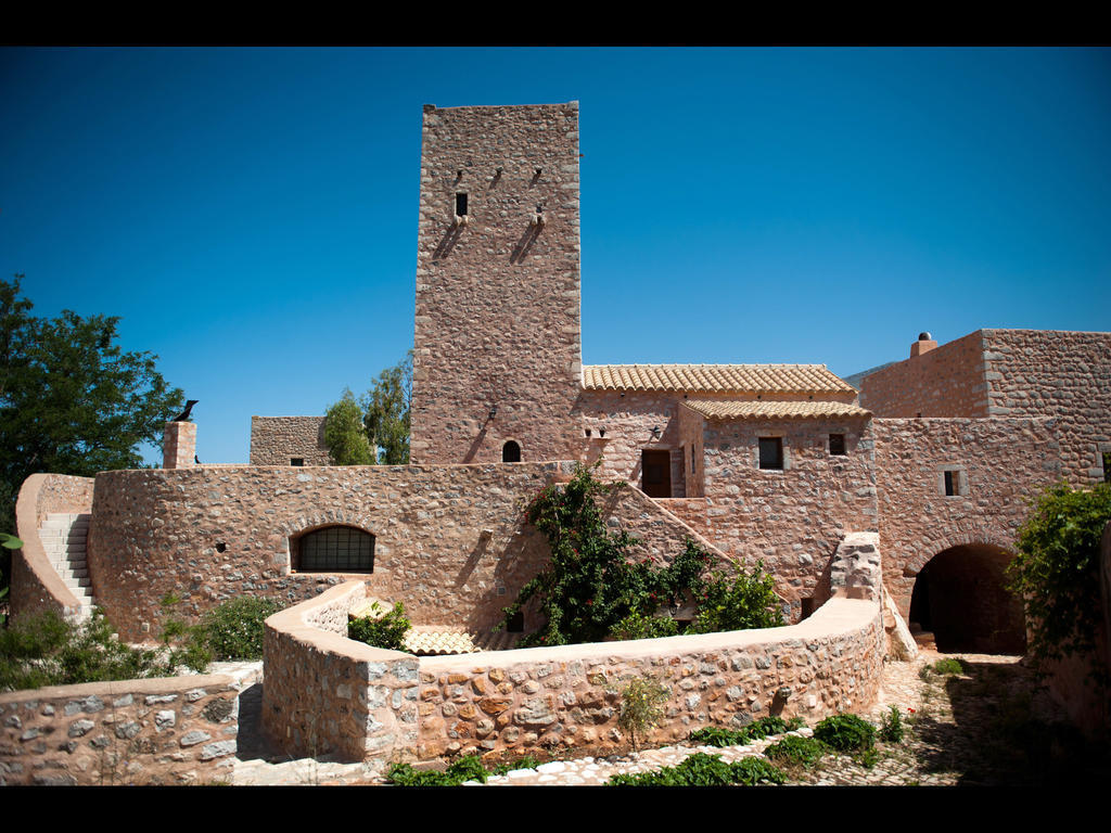 Arapakis Historic Castle Aparthotel Pyrgos Dirou ภายนอก รูปภาพ