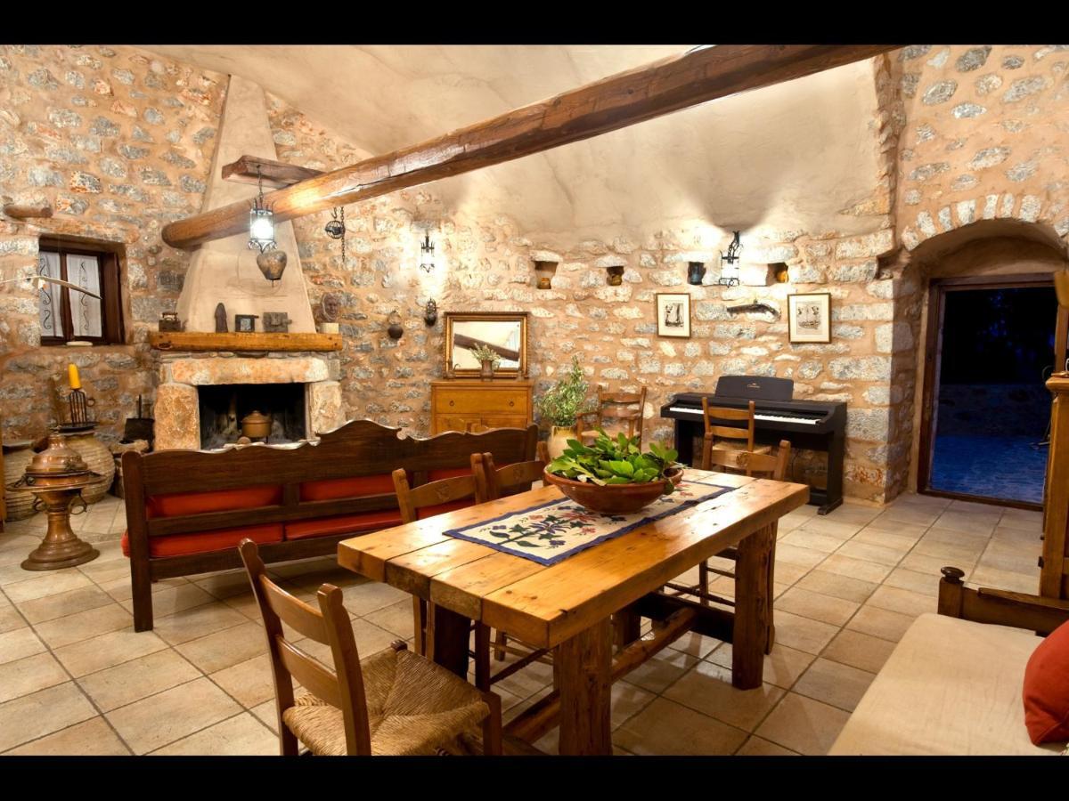 Arapakis Historic Castle Aparthotel Pyrgos Dirou ห้อง รูปภาพ