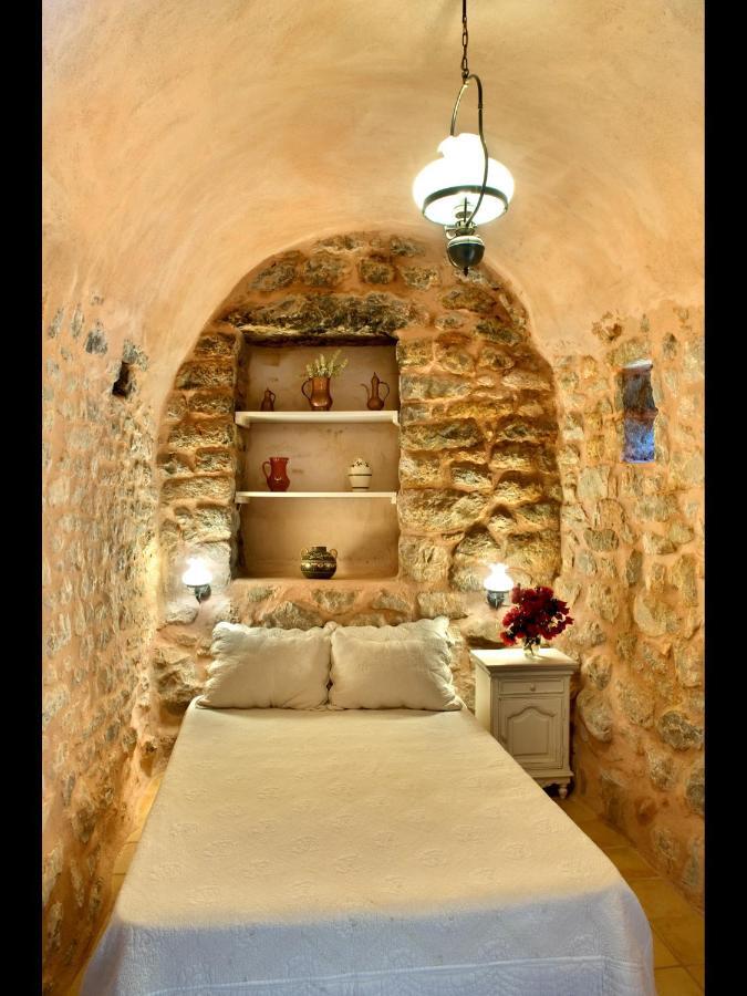 Arapakis Historic Castle Aparthotel Pyrgos Dirou ห้อง รูปภาพ