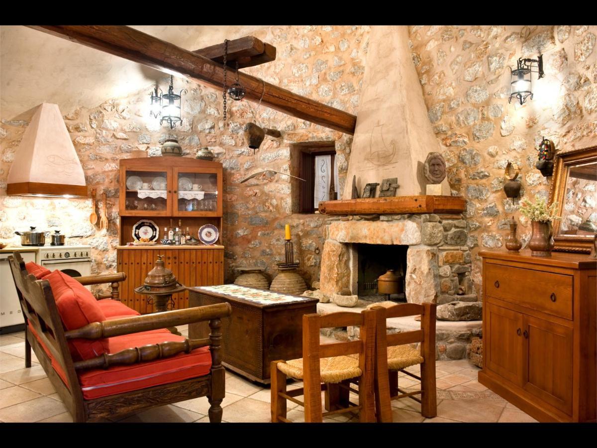 Arapakis Historic Castle Aparthotel Pyrgos Dirou ห้อง รูปภาพ
