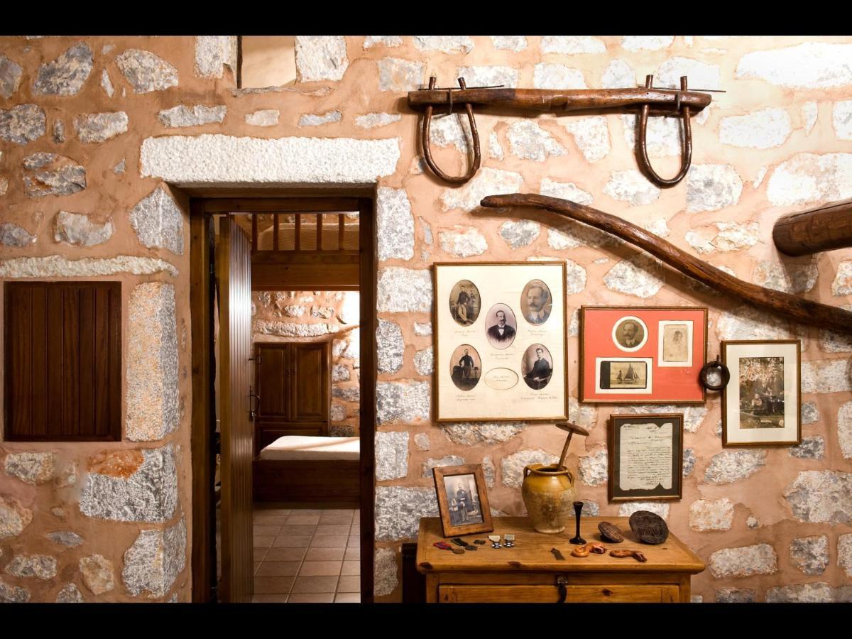Arapakis Historic Castle Aparthotel Pyrgos Dirou ห้อง รูปภาพ