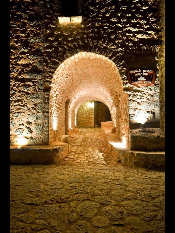 Arapakis Historic Castle Aparthotel Pyrgos Dirou ภายนอก รูปภาพ